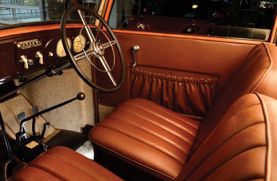  Mercedes-Benz 130 2-Door Saloon 1934 года  (фото 6 из 14)